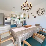 Nathalie - Linardici, Krk * Linardići